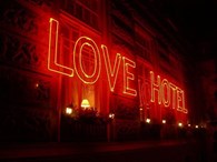  "Loves hotel"