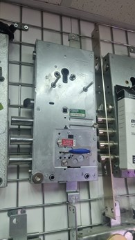 Вскрытие замена замков Электроизолятор