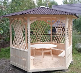 Беседка "Теремок". Шестигранная. Вместимость - до 15 человек. Основание 3 м. диагональ 3.6 м Диаметр крышки стола 1.5м. Оборудуется лавками.