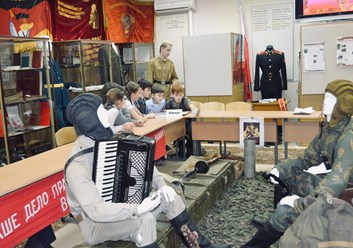 Фото компании  Школьный музей боевой славы 16-ой гвардейской танковой дивизии 9