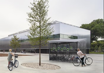 Двухуровневая система хранения и парковки велосипедов.