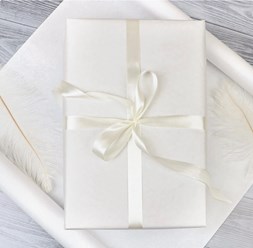 Новое поступление упаковочной бумаги 
Упаковочная бумага идеальна для творческого оформления ваших подарков и украшения различных предметов.