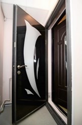 сейф-дверь парадна с двухцветным МДФ с замком чиза
30940 руб