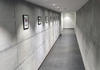 Бетонный коридор (фото, не 3д)
