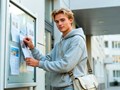 Выполняем качественную расклейку объявлений в любом районе Москвы. Работаем на улицах, у подъездов жилых домов и внутри подъездов — поэтажная расклейка.