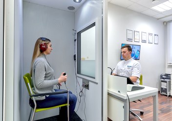 Аудиометрия слуха в Центре хорошего слуха выполняется в звукоизолированной кабине