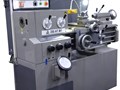 Токарно-винторезный станок АВ250 ЕС.Ф1 для мелкосерийного производства высокоточных деталей, оснащен системой цифровой индикации УЦИ.