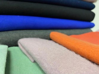 Футер 3-х нитка с начесом, качество пенье, состав : 80% хб+20% пэ, плотность 340 гр, ширина 180см, в 1кг -1,6 п.м