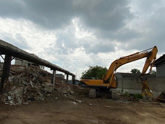 Выполнили работу по сносу здания.