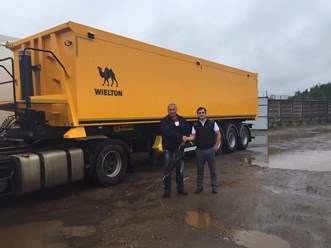 Самосвальный полуприцеп wielton уезжает к клиенту СГМ-ГРУПП (SGMTRUCKS.RU)