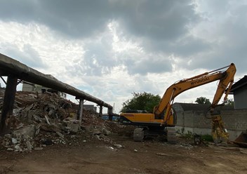 Выполнили работу по сносу здания.