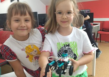 Фото компании АНО ДПО Компьютерная академия Топ 3