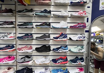 Фото компании  Магазин "ASICS Altra 361°" Геленджик 4