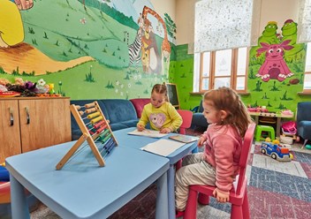 Детская игровая комната в семейном  spa-отеле "Раздолье"
