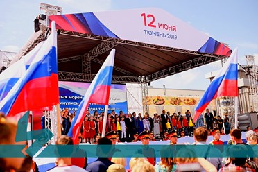 Максимальное впечатление: широкоформатная печать - идеальное решение для сценического оформления