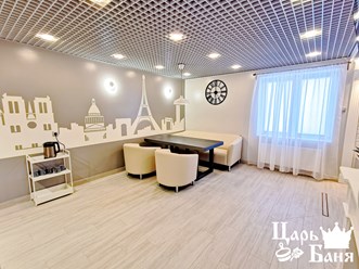 Номер Париж в комплексе Царь Баня
Для Вас:
- Стилизованный номер
- Жаркая парная из липы
- Джакузи из камня
- Зона отдыха
- Душевая