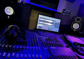 Рабочее пространство в студии звукозаписи YARKO MUSIC