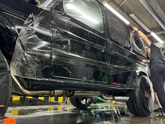 Оклейка авто антигравийной плёнкой в детейлинг центре Koch24