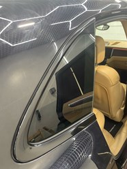 Оклейка машин в СПб, детейлинг стулия в Охта Парк