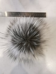 Помпон из ч/б лисы.Есть в наличии