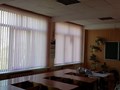 Установка вертикальных жалюзи в школе поселка Михнево. В наличии много цветов , делаем на заказ для любых помещений