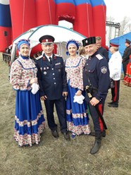 Ансамбль народной песни "Затея"  и атаман Курский