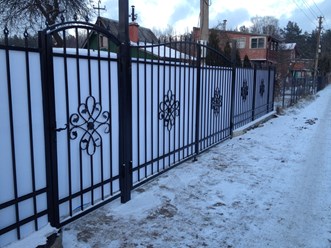 Забор сварной с элементами ковки