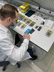 ОТРЕМОНТИРУЕМ ВАШЕ УСТРОЙСТВО
РАЗ И НАВСЕГДА В МАКСИМАЛЬНО БЫСТРЫЕ СРОКИ
Благодаря наличию запасных частей на складе, отлаженному ремонтному процессу и высокой квалификации инженеров