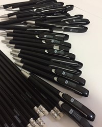 Ручки с УФ нанесением и лакированием