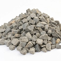 Щебень гранитный фракции 20-40 мм — популярный материал для бетона, фундаментов, дорожного строительства. Купить щебень 20-40 с доставкой по СПб и ЛО.