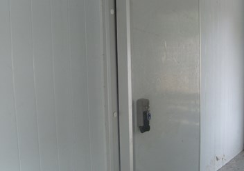 Двери холодильные одностворчатые