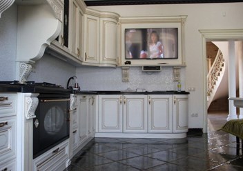 кухонный гарнитур в классическом стиле