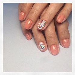 Дизайн ногтей в салоне красоты I Amsterdam