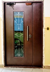 ВНУТРИ Тамбурная дверь на этаже (с эл.магнитным и механическим замками) с видео домофоном