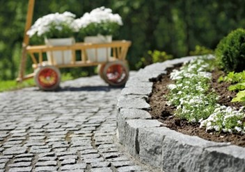продажа и монтаж гранитной брусчатки