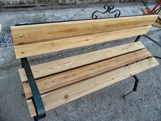 Скамейка с кованными элементами доска лиственница по установку в гоунт