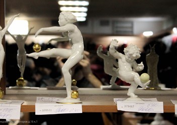 Комиссионный магазин Воронцово в Москве принимает на комиссию и
реализует статуэтки из фарфора, статуэтки ссср, фарфоровые фигурки