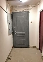 Серые входные двери