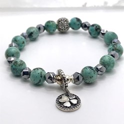 БРАСЛЕТ ИЗ БИРЮЗЫ И ТИТАНА С ПОДВЕСКОЙ КЛЕВЕР ЧЕТЫРЕХЛИСТНЫЙ.
Возможно изготовление браслета с подвеской и вставкой на Ваш выбор. Для этого в форме заказа на сайте укажите желаемый состав браслета.