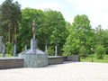 Пансионат &quot;Лесной Городок&quot;. Памятник Махмуду Эсамбаеву работы Рима Акчурина (открыт 19 октября 2007 года).