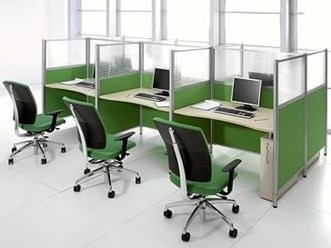 Возможны различные варианты расстановки офисного пространства