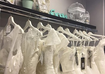 Широкий выбор свадебных платьев