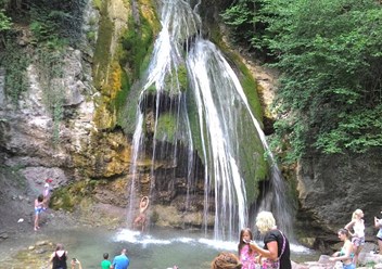 джип тур на водопад Джур-джур