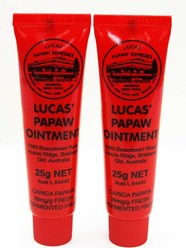 Lucas Papaw Ointment - универсальный бальзам для губ из Австралии, где основой является натуральный папаин, выведен из свежих плодов папайи, которая укрепила свои смягчающие и заживляющие свойства. Пе