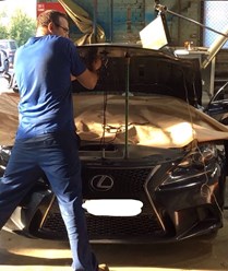 Lexus IS. Удаление (ремонт) вмятины на капоте