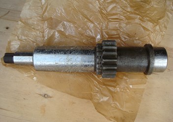 Вал-шестерня на водяной агрегат МДК 133Г4-92.71.097 (Камаз,Зил) Z=17