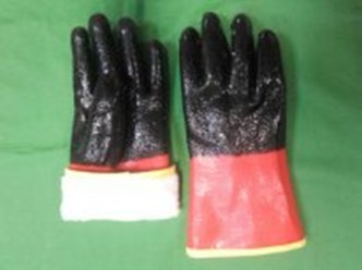 Перчатки рыбацкие красно-черные с крошкой утепленные Ю.КОРЕЯ. Цена 490руб.