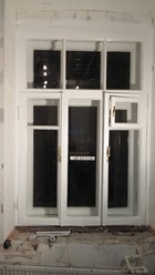 Реставрация трехстворчатого деревянного окна в московской квартире.