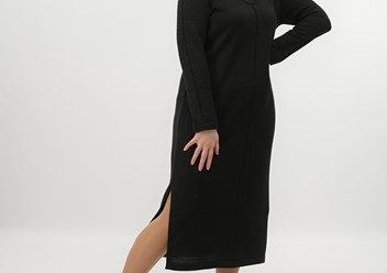 3610 руб. Платье женское 262-0202 Состав: 30% Шерсть, 70% ПАН
Женское платье-поло полуприлегающего силуэта с разрезами по бокам. Модель с длинными рукавами зауженными к низу