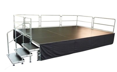 Каркасно-модульный подиум 6х4 м/кв с лестницей и ограждениями